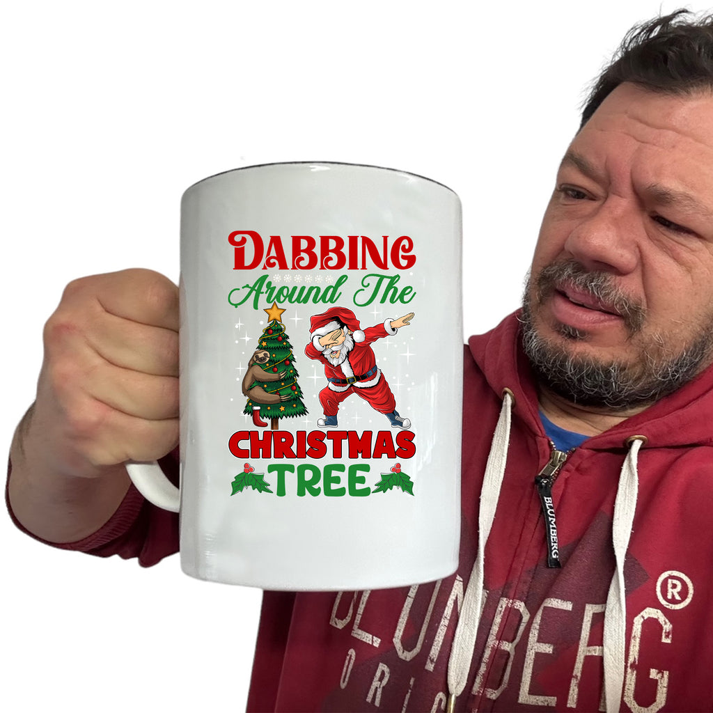 Dabbing Around The Christmas Tree Xmas Santa - Funny Giant 2 Litre Mug